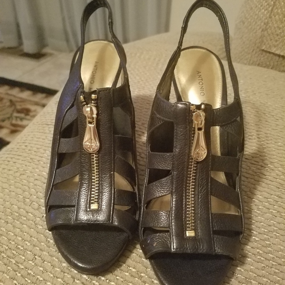 Black leather Sling back heels